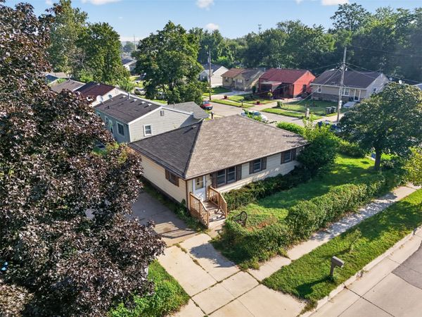 1640 Cleveland Avenue, Des Moines, IA 50316