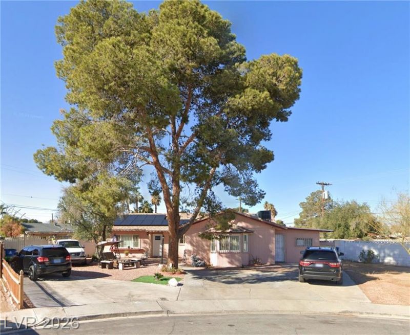 3554 Regents Circle, Las Vegas, NV 89121 Main Photo