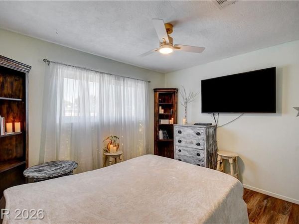 1102 Arapaho Way, Boulder City, NV 89005