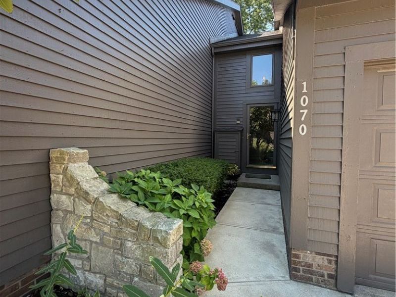 1070 Stonewood Court, Westlake, OH 44145 Photo 2