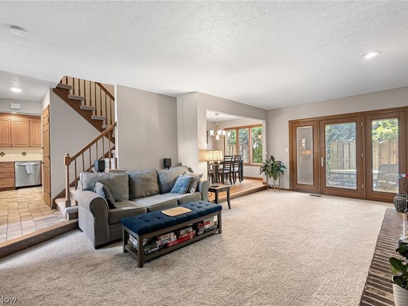 1070 Stonewood Court, Westlake, OH 44145 Photo 3