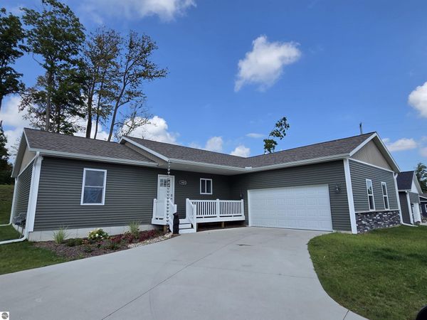 1420 Umber Drive, Traverse City, MI 49696