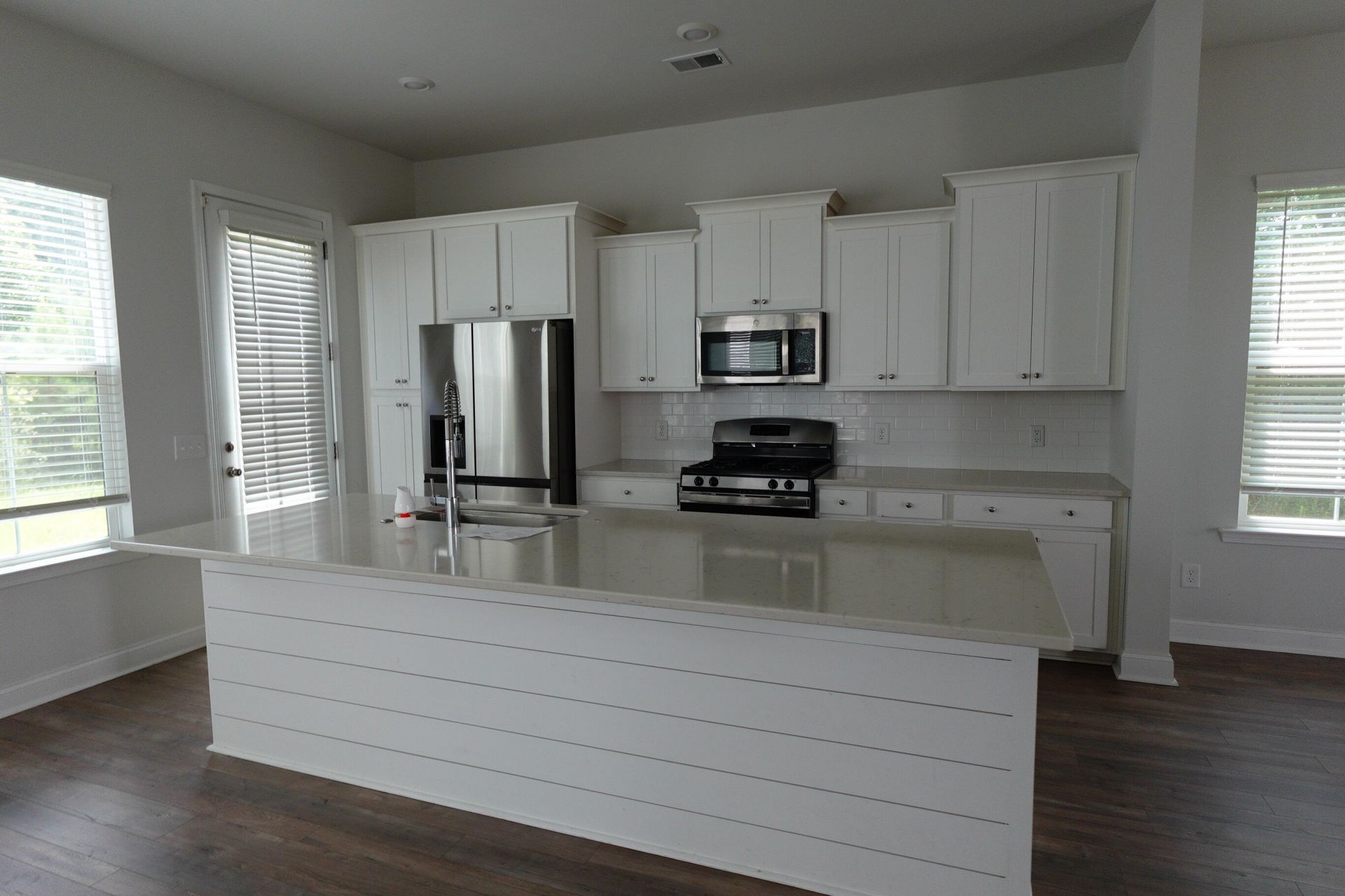 113 W Respite Lane Photo 4