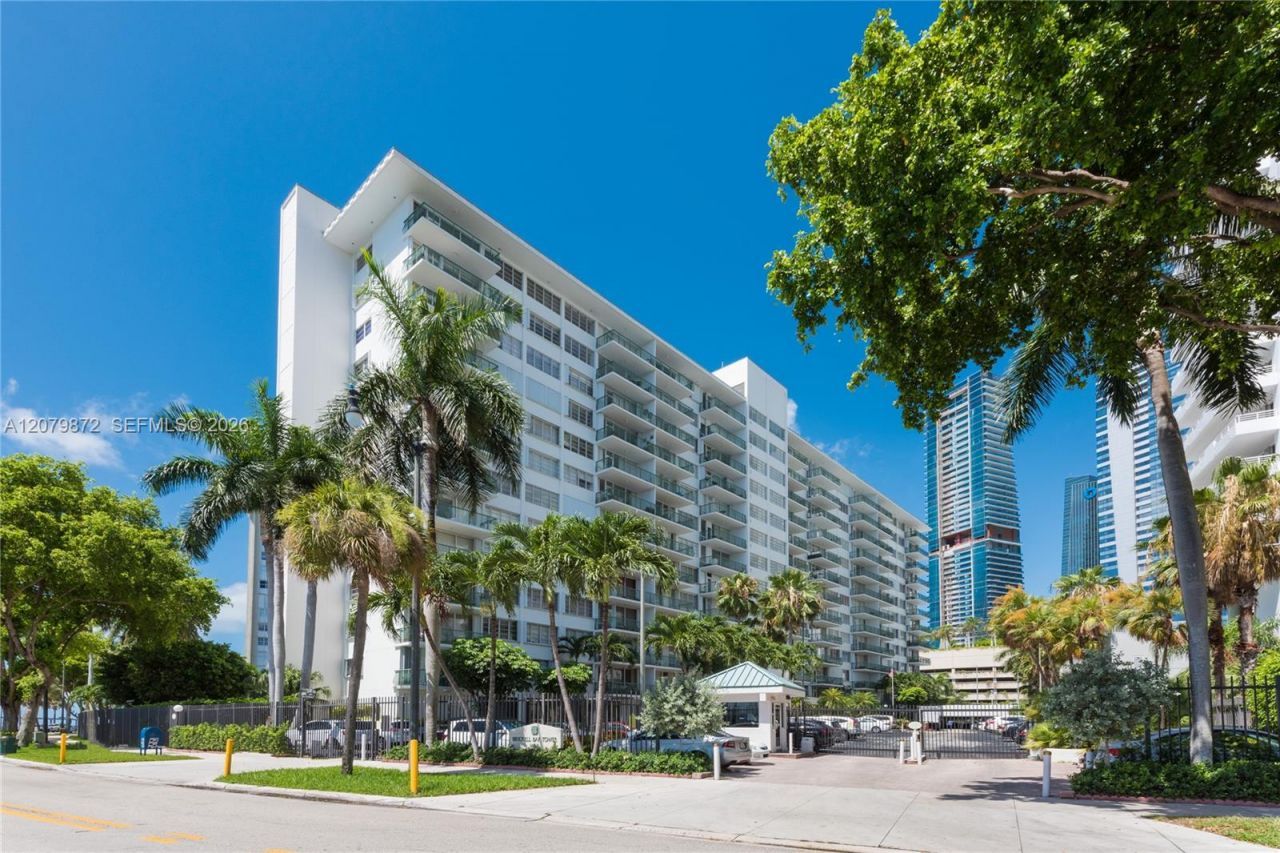 1408 Brickell Bay Dr, Unit 1215, Miami, FL 33131 Photo