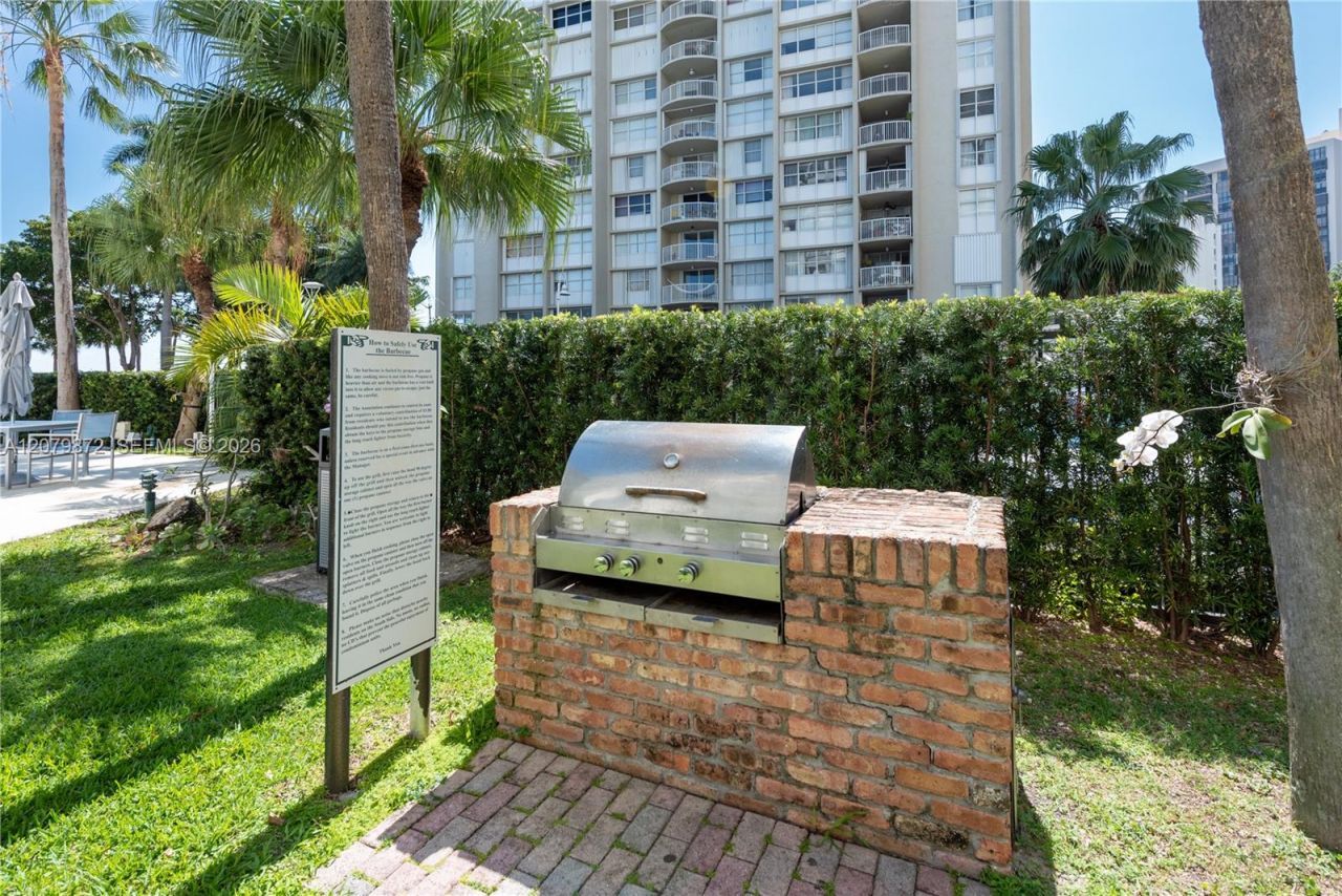 1408 Brickell Bay Dr, Unit 1215, Miami, FL 33131 Photo