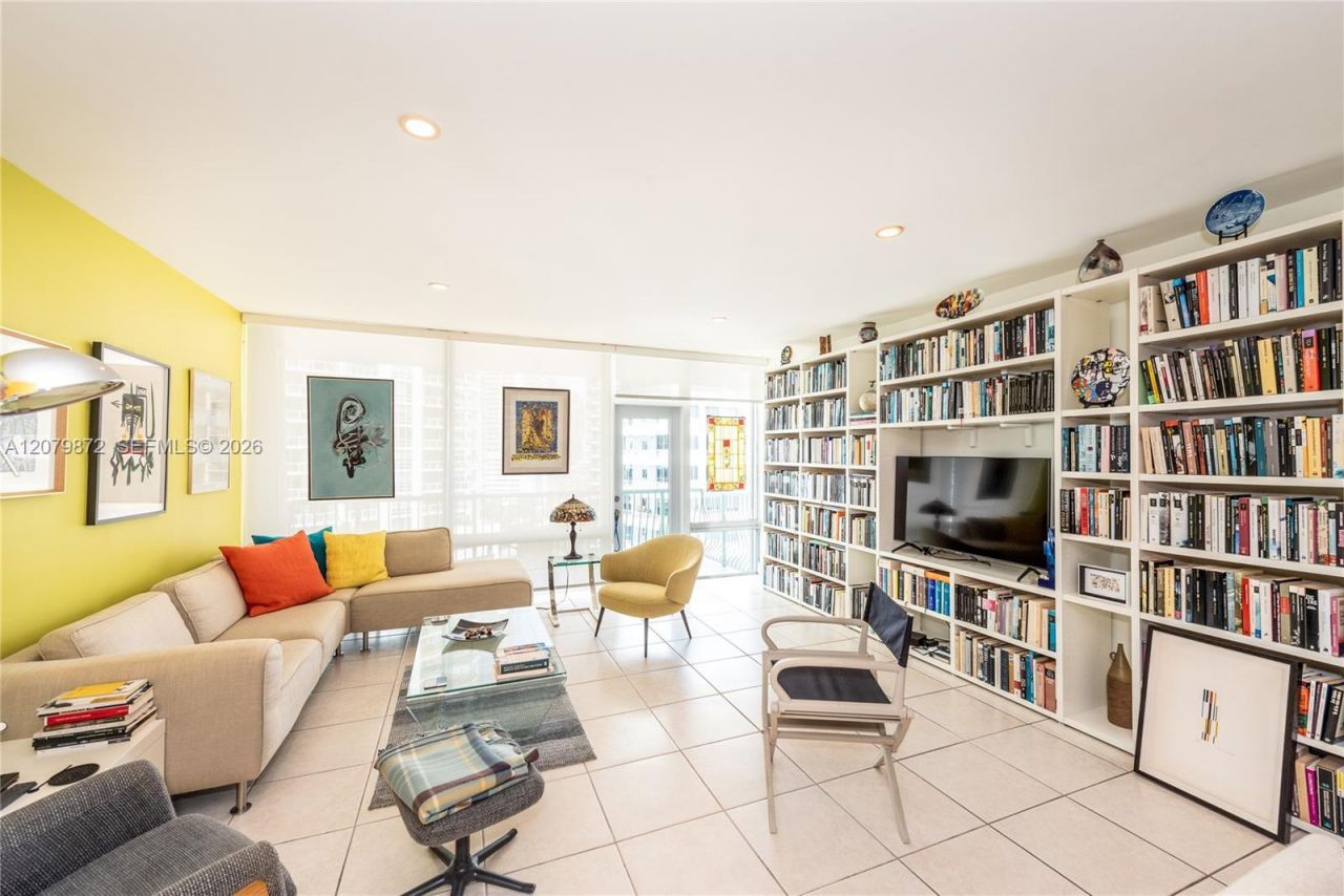 1408 Brickell Bay Dr, Unit 1215, Miami, FL 33131 Photo