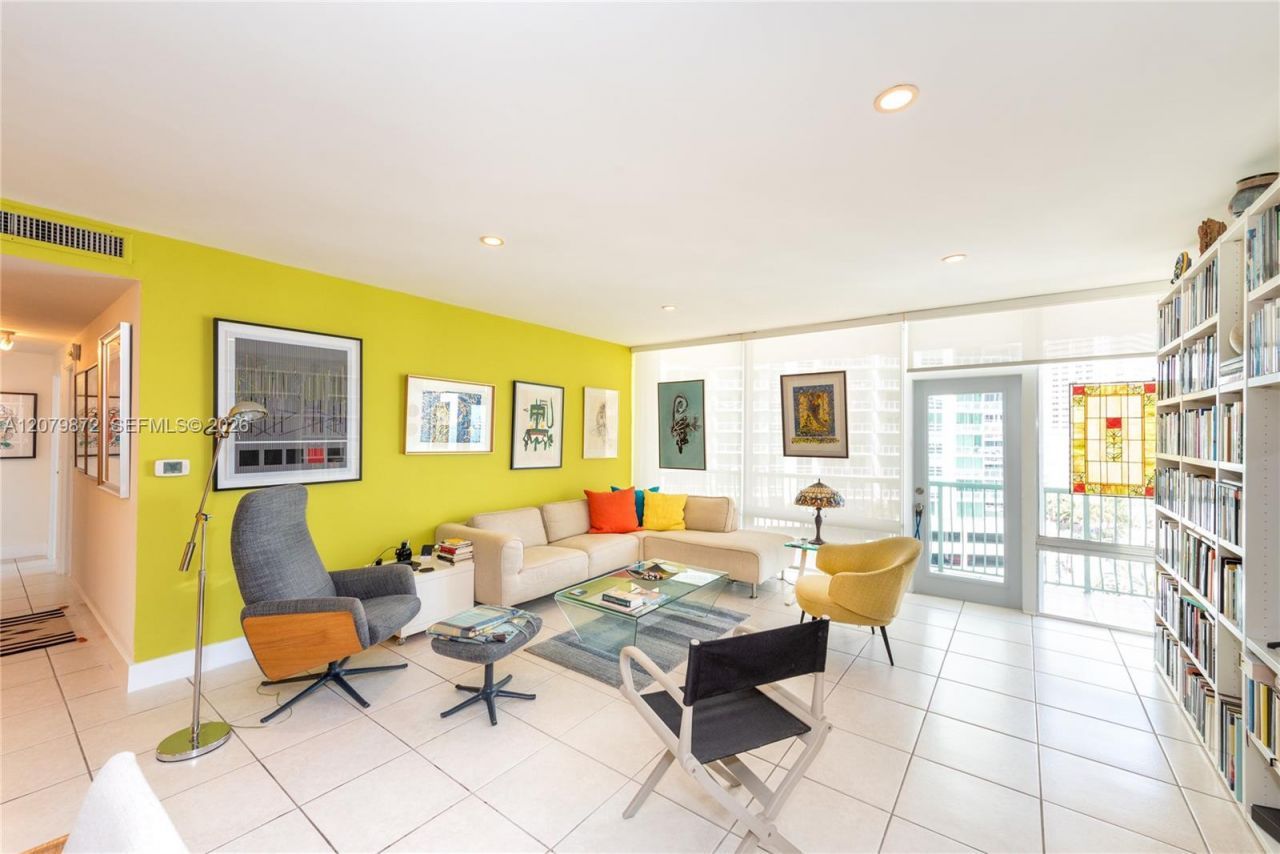 1408 Brickell Bay Dr, Unit 1215, Miami, FL 33131 Photo