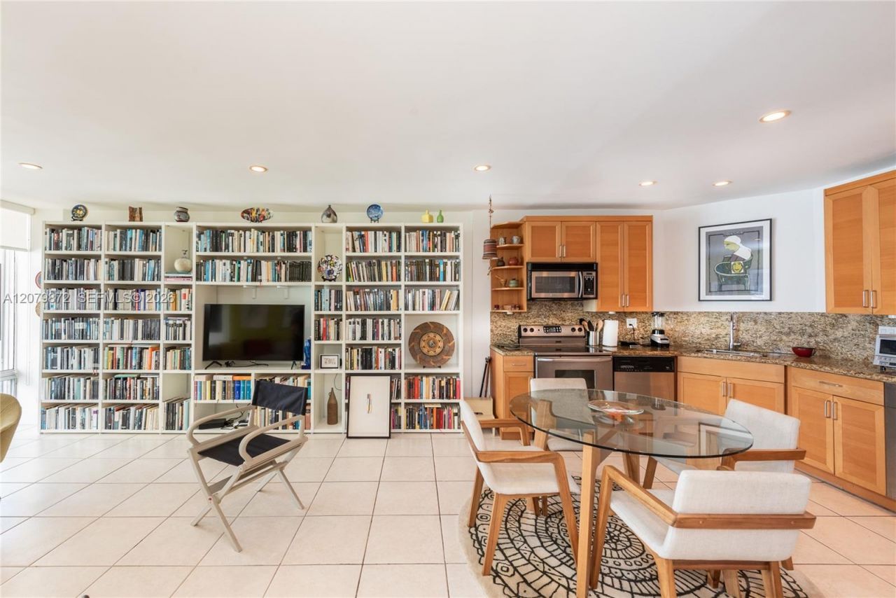 1408 Brickell Bay Dr, Unit 1215, Miami, FL 33131 Photo