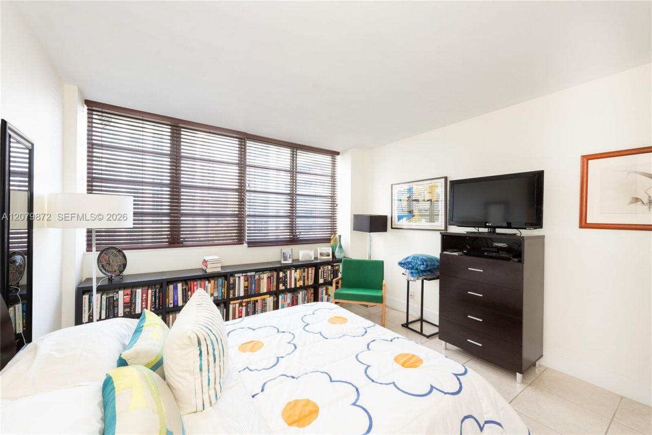 1408 Brickell Bay Dr, Unit 1215, Miami, FL 33131 Photo