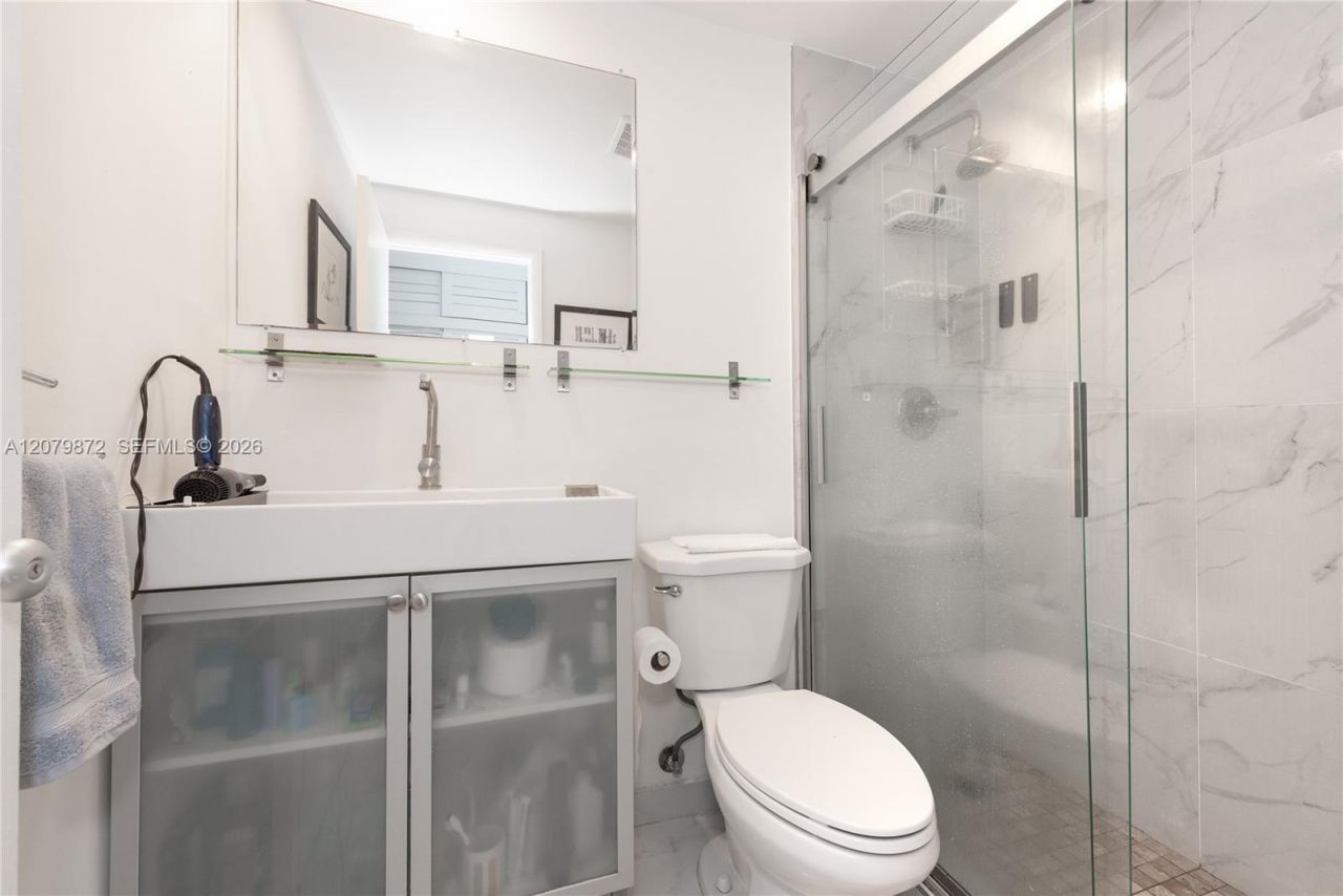1408 Brickell Bay Dr, Unit 1215, Miami, FL 33131 Photo