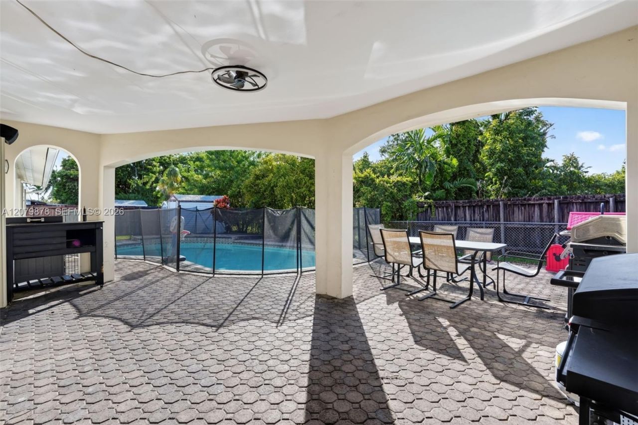 18569 SW 89th Pl, Cutler Bay, FL 33157 Photo