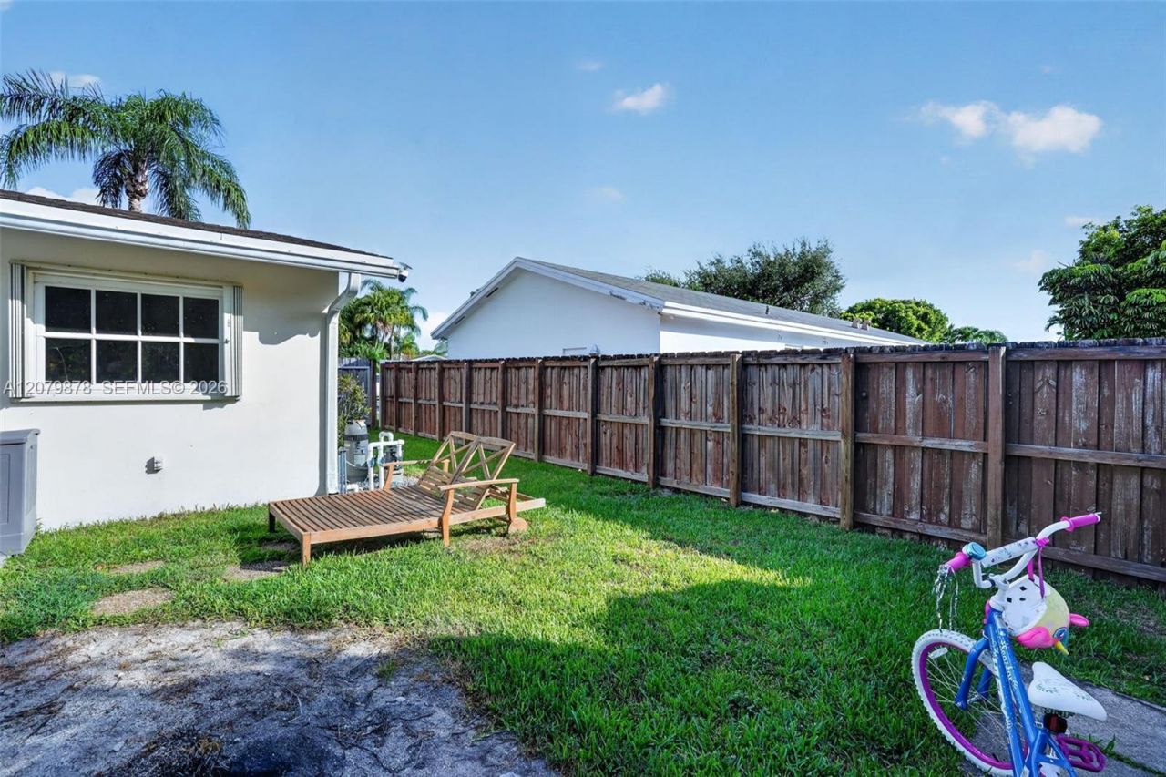 18569 SW 89th Pl, Cutler Bay, FL 33157 Photo