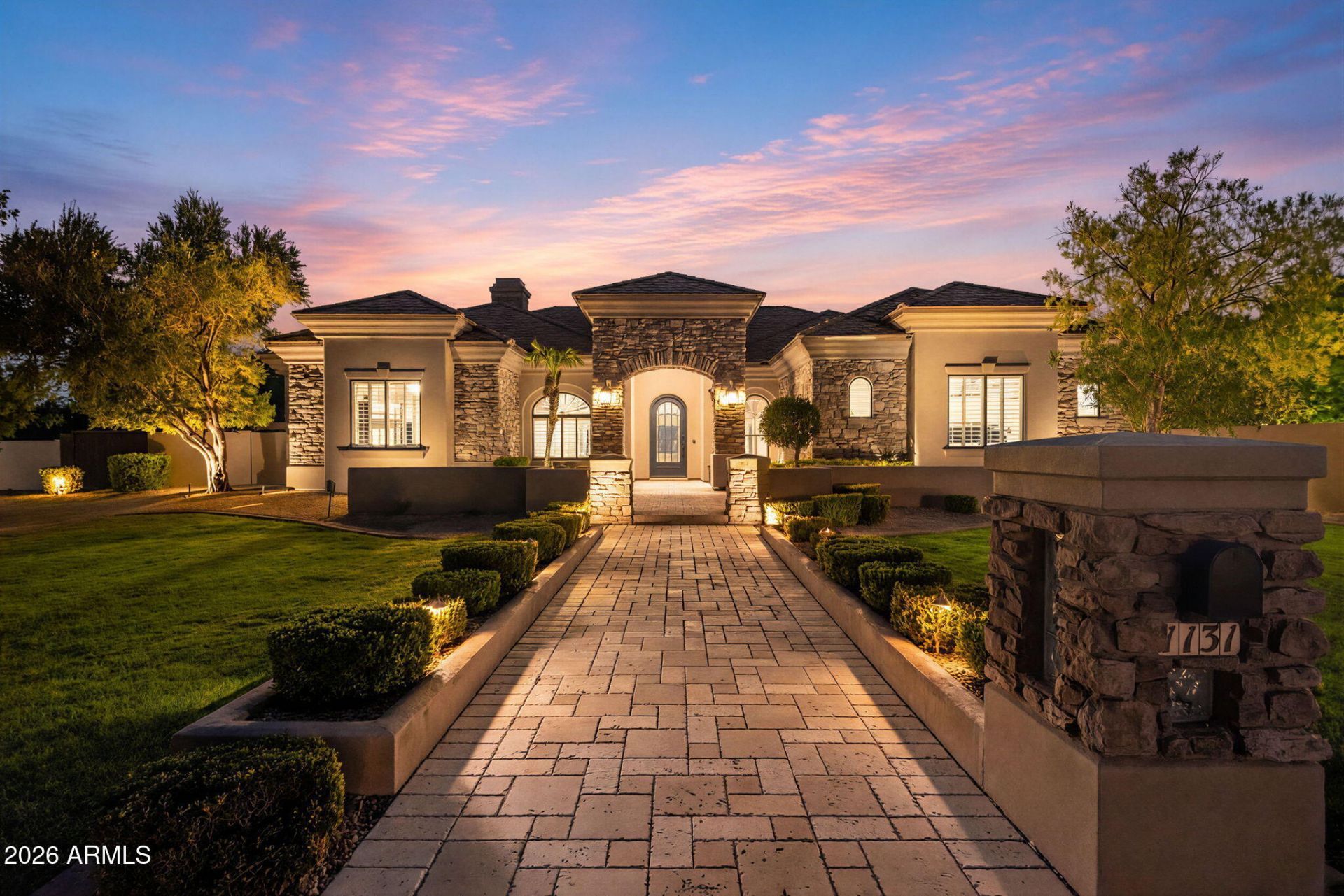 1131 E DESERT Court, Gilbert, AZ 85234
