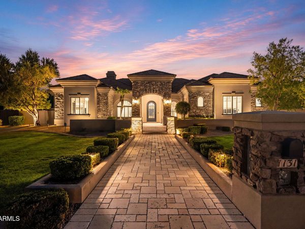 1131 E DESERT Court, Gilbert, AZ 85234
