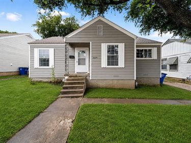 3324 W Clarendon Drive , Dallas, TX 75211