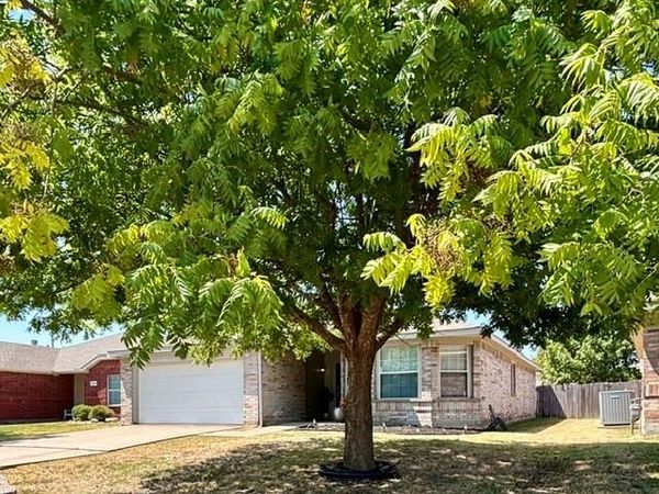 1527 Warrington Way, Forney, TX 75126
