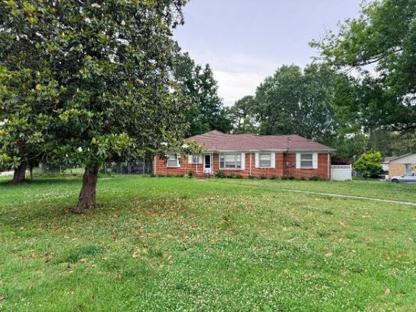 760 Scenic Dr , Lewisburg, TN 37091