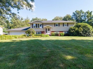 7592 Salmon Creek Road, Williamson, NY 14589