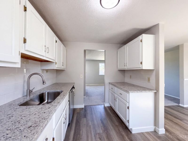 2891 Grosvenor Drive, Cincinnati, OH 45251 Photo 11