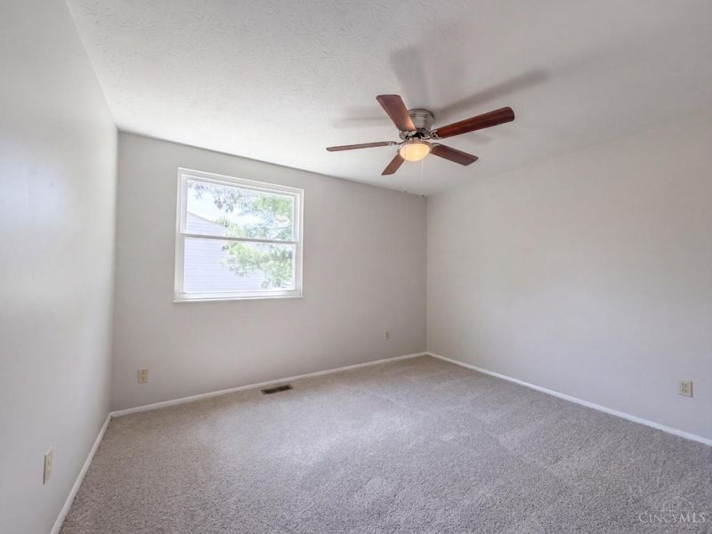 2891 Grosvenor Drive, Cincinnati, OH 45251 Photo 12