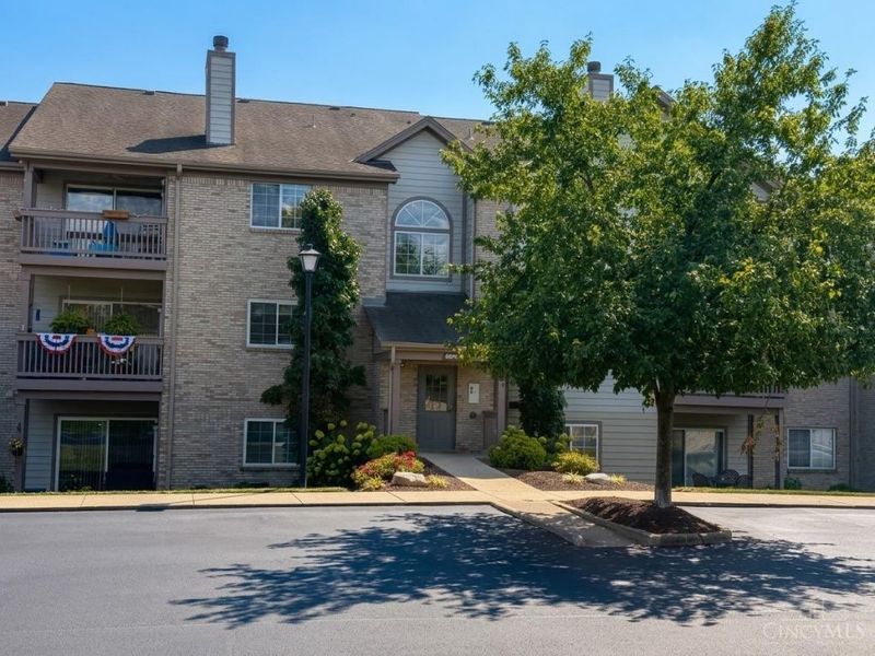 8390 Spring Valley Court, Unit 206, West Chester, OH 45069 Photo 1