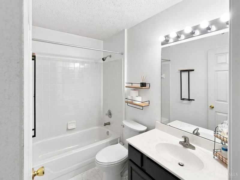 8390 Spring Valley Court, Unit 206, West Chester, OH 45069 Photo 7