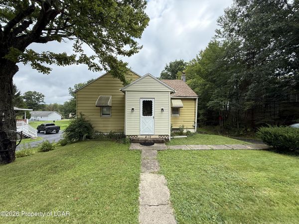 419 N Hunter Highway, Drums, PA 18222