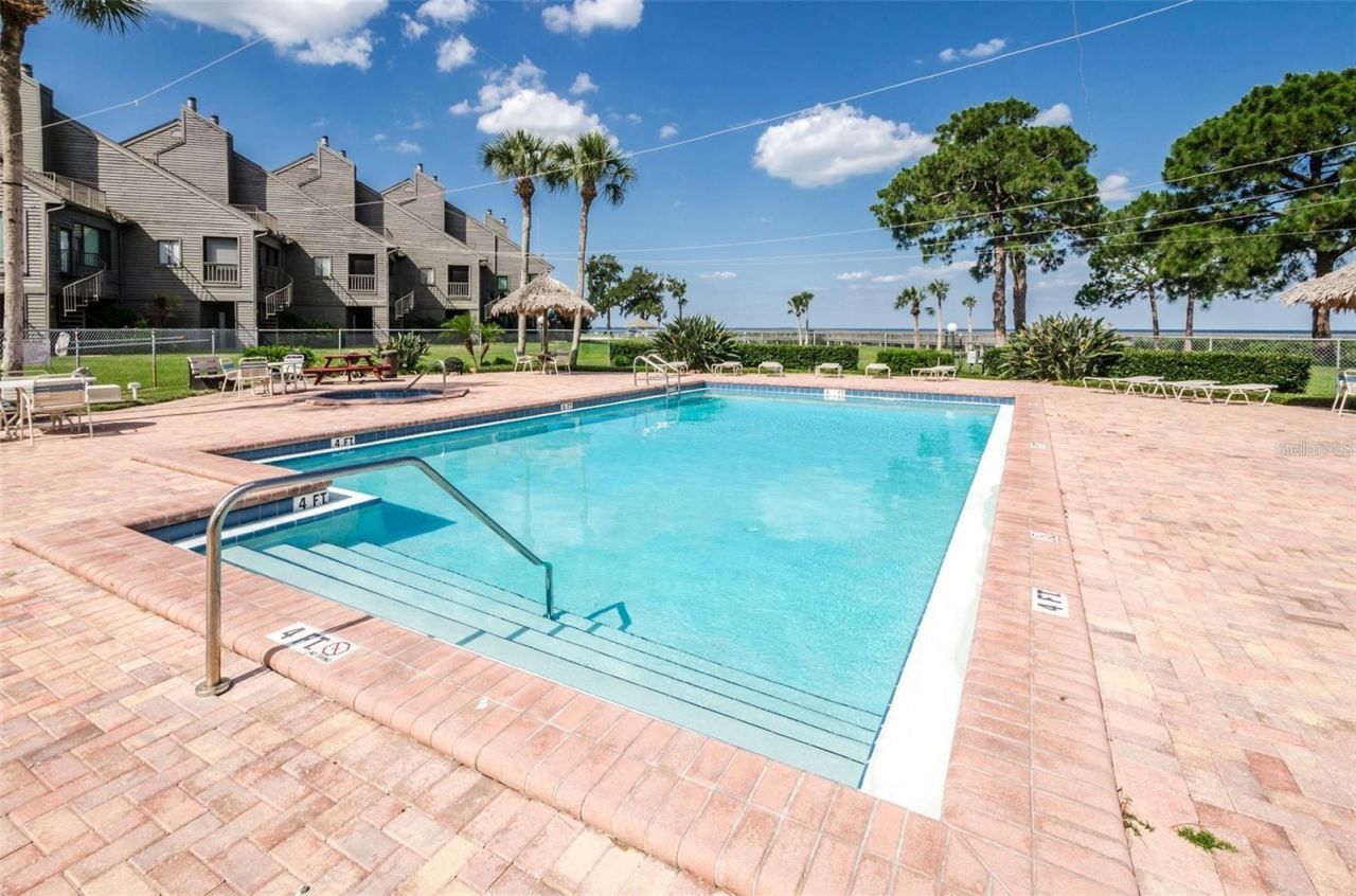321 Windrush Loop, Tarpon Springs, FL 34689 Photo