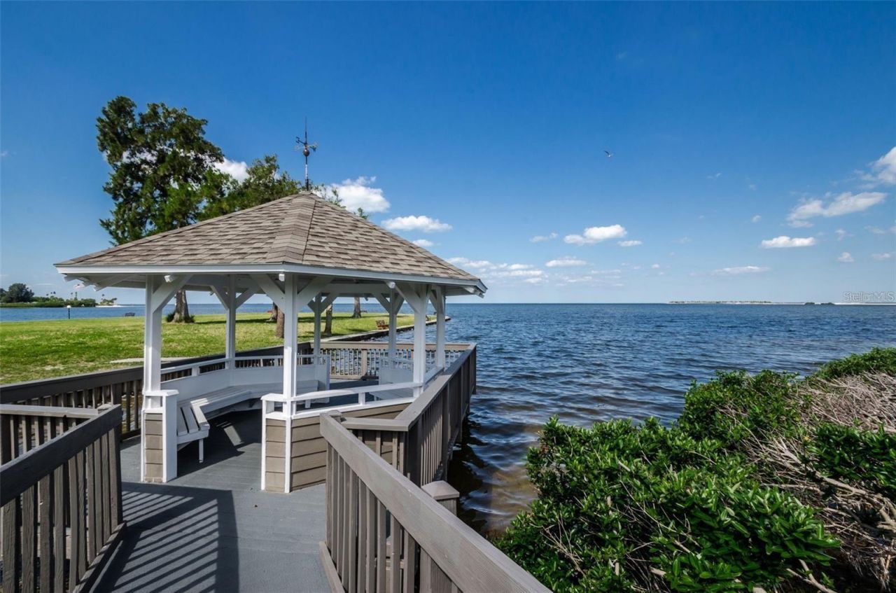 321 Windrush Loop, Tarpon Springs, FL 34689 Photo