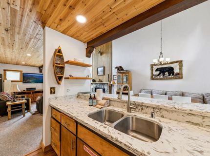 3326 Pine Hill Road, South Lake Tahoe, CA 96150 Photo
