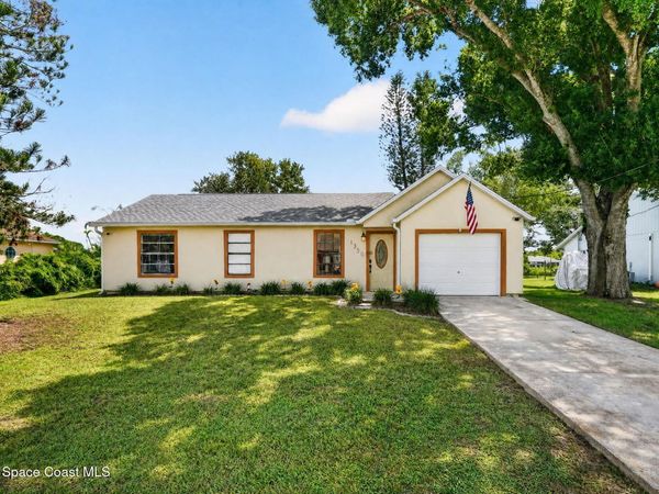 1350 Heberling Street NW, Palm Bay, FL 32907