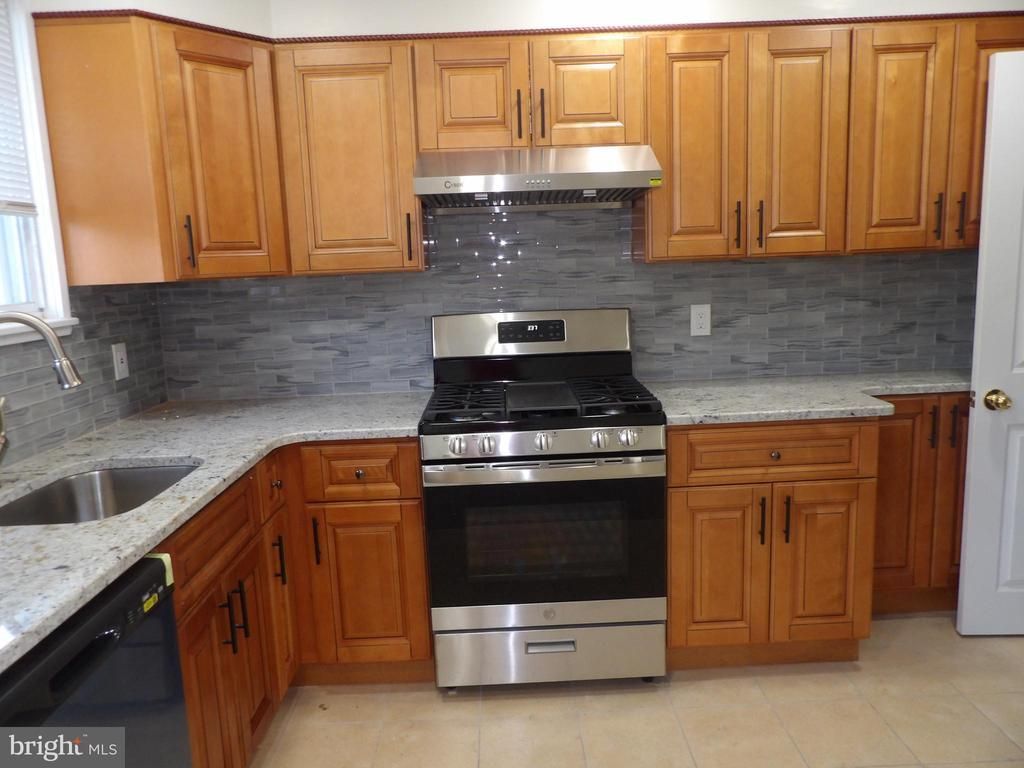 439 E HOWELL STREET, PHILADELPHIA, PA 19120