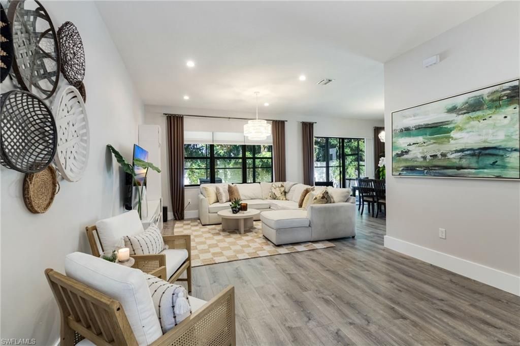 8785 Madrid Cir, Naples, FL 34104 Photo