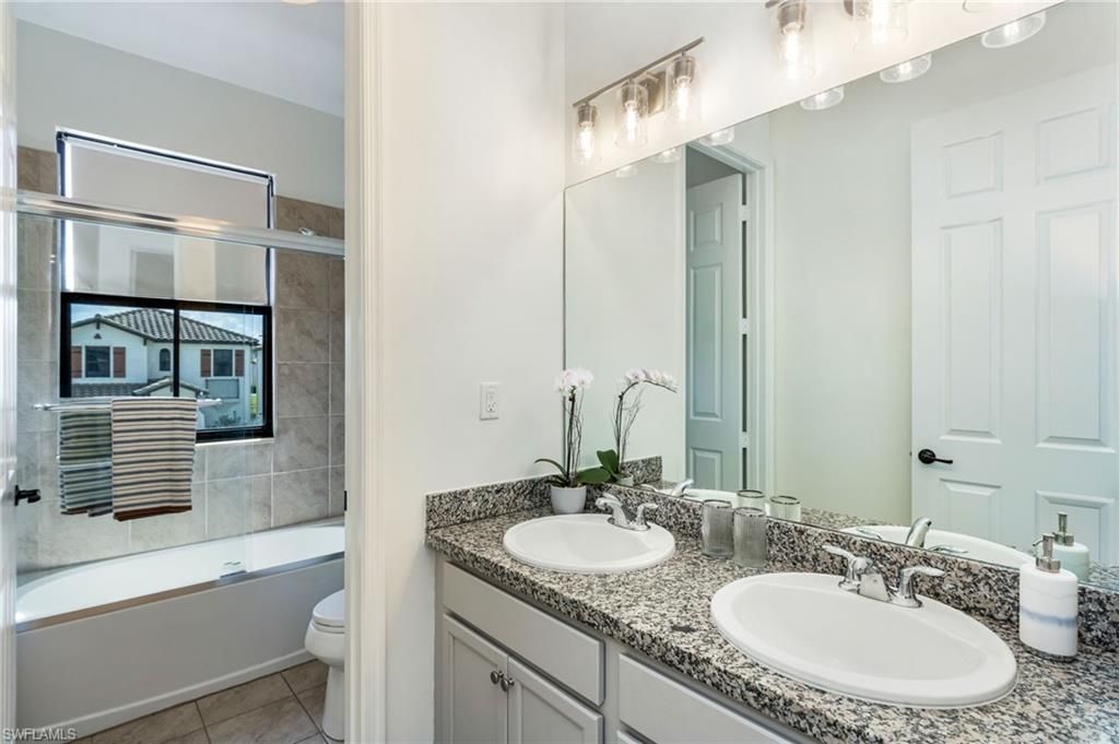 8785 Madrid Cir, Naples, FL 34104 Photo
