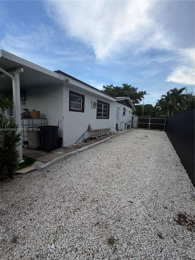 10411 SW Sw 51st St, Miami, FL 33165 Photo