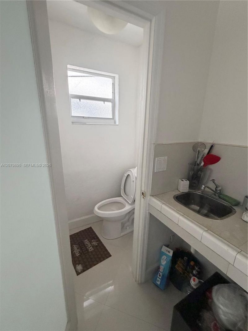 10411 SW Sw 51st St, Miami, FL 33165 Photo