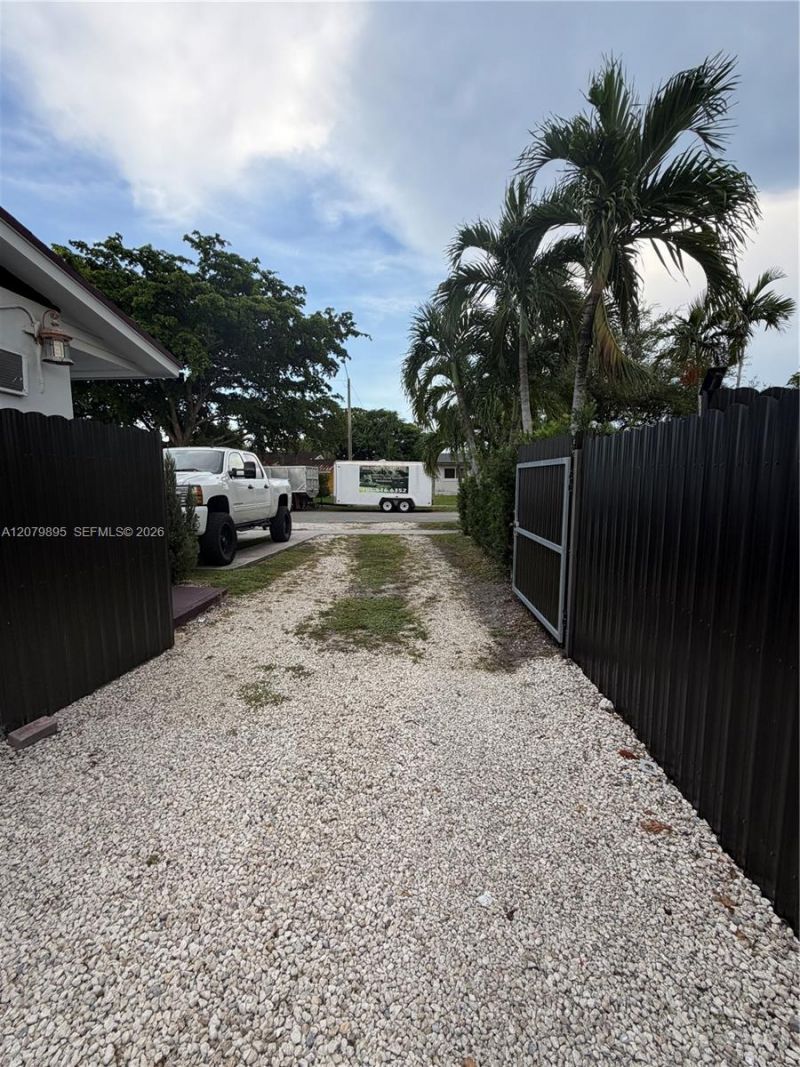 10411 SW Sw 51st St, Miami, FL 33165 Photo