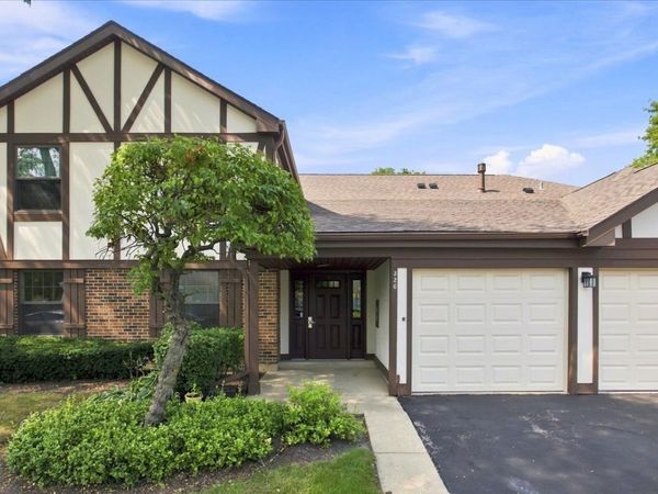 326 Woodbury Court , Schaumburg, IL 60193