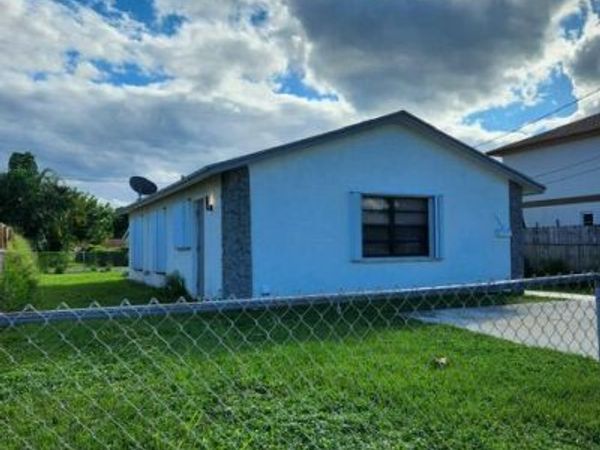 1565 W 36th Street, West Palm Beach, FL 33404