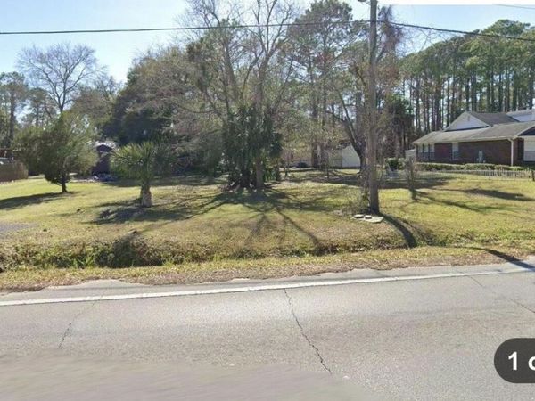 256 12th street , Apalachicola, FL 32320