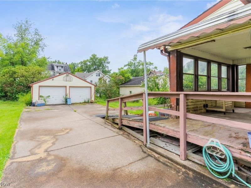 351 E Avondale Avenue, Youngstown, OH 44507 Photo 4