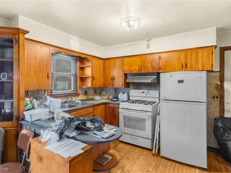351 E Avondale Avenue, Youngstown, OH 44507 Photo 7