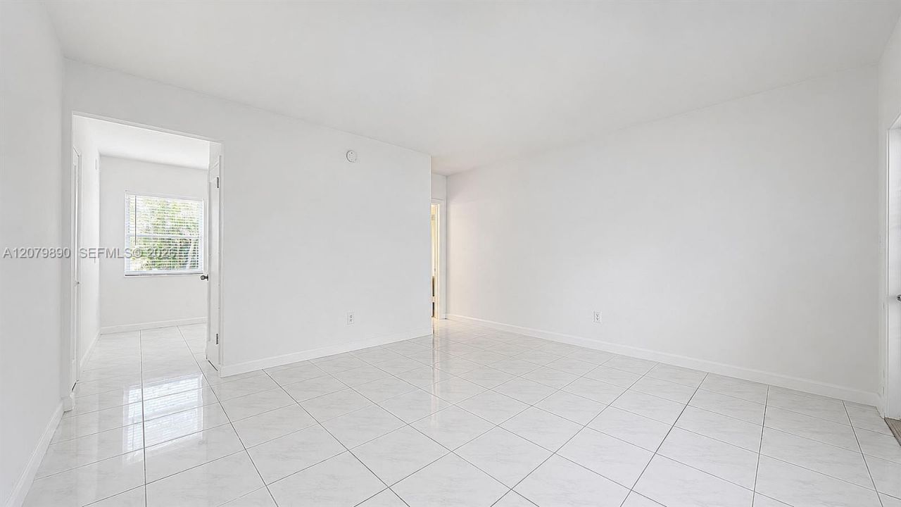 2499 SW 27th St, Unit 3, Miami, FL 33133 Photo