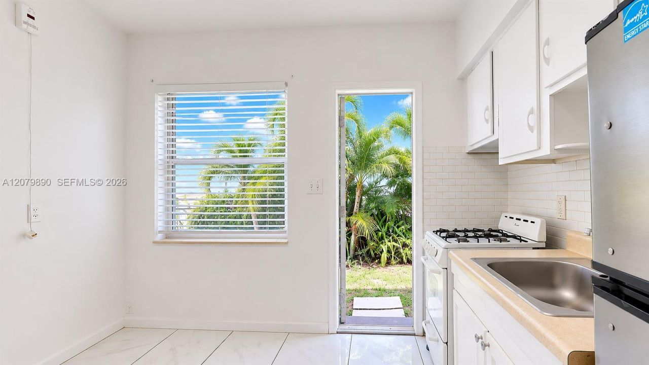 2499 SW 27th St, Unit 3, Miami, FL 33133 Photo