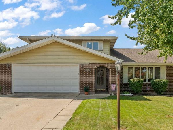 715 Saratoga Street, Crown Point, IN 46307
