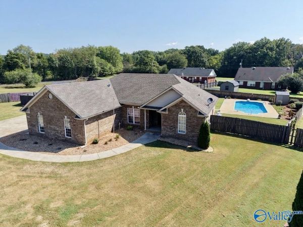 233 Bonaire Drive, Huntsville, AL 35811