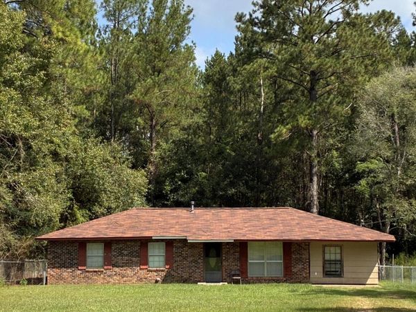 30 Leslie Pounds, Foxworth, MS 39483
