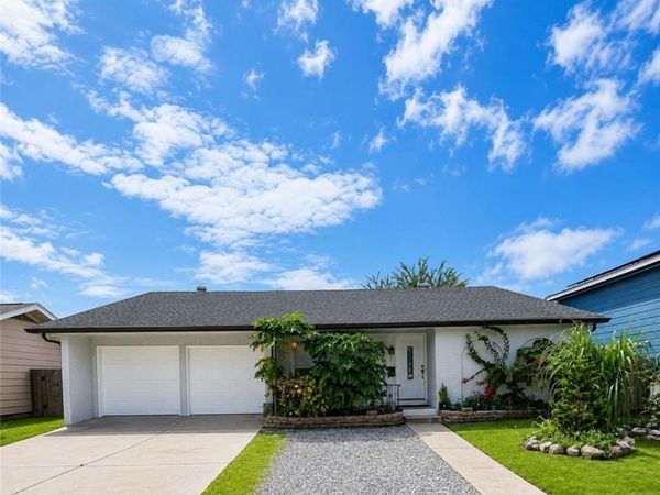 830 LAWRENCE Street, Gretna, LA 70056