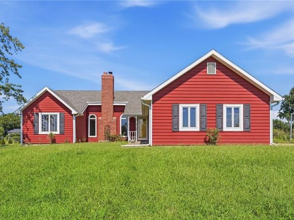 27290 Stephanie Lane, Weston, MO 64098