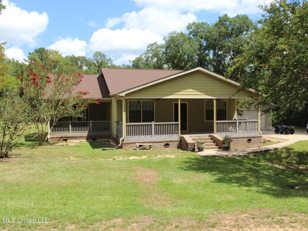 6631 Hamburg Road, Roxie, MS 39661